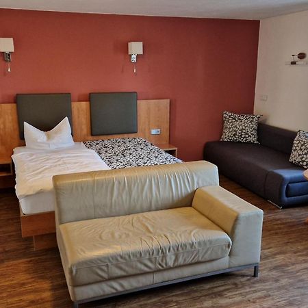 Hotel Garni Demmel & Cie Rohrsheim Esterno foto
